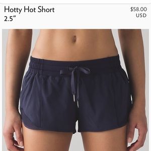 Great condition LuLu Lemon Hotty Hot Short 2.5